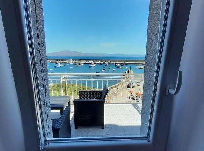 Vista Al Puerto De