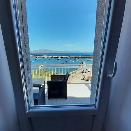 Vista Al Puerto De